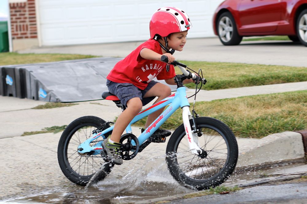 how to teach bike without training wheels
