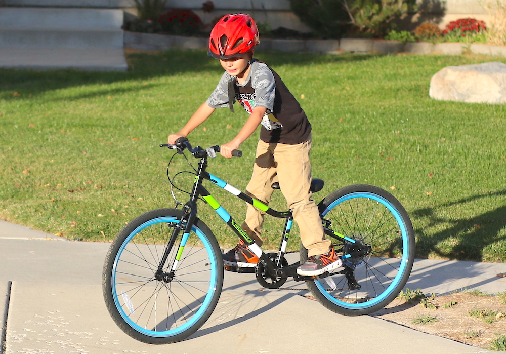 young rider on the Guardian 24 kids bike