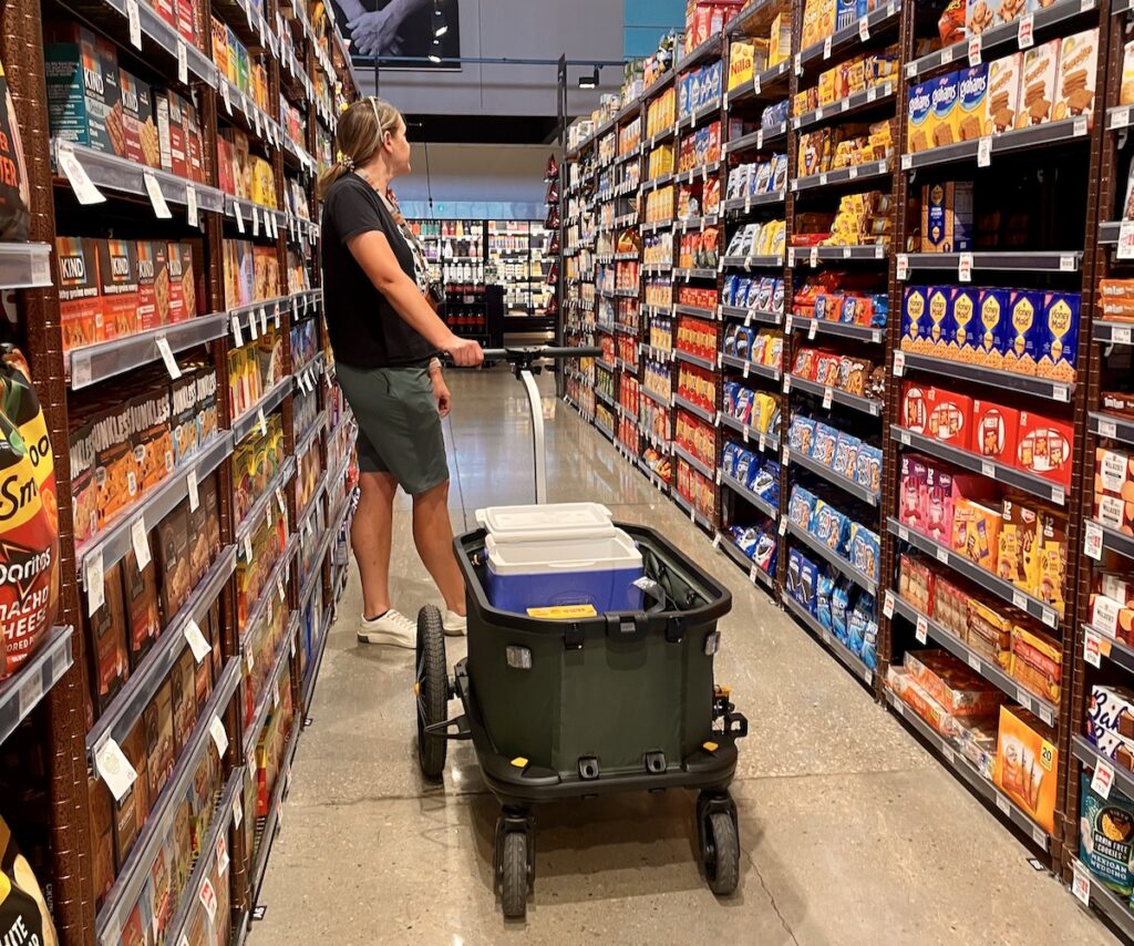 Burley Hopper in wagon mode in a grovery store